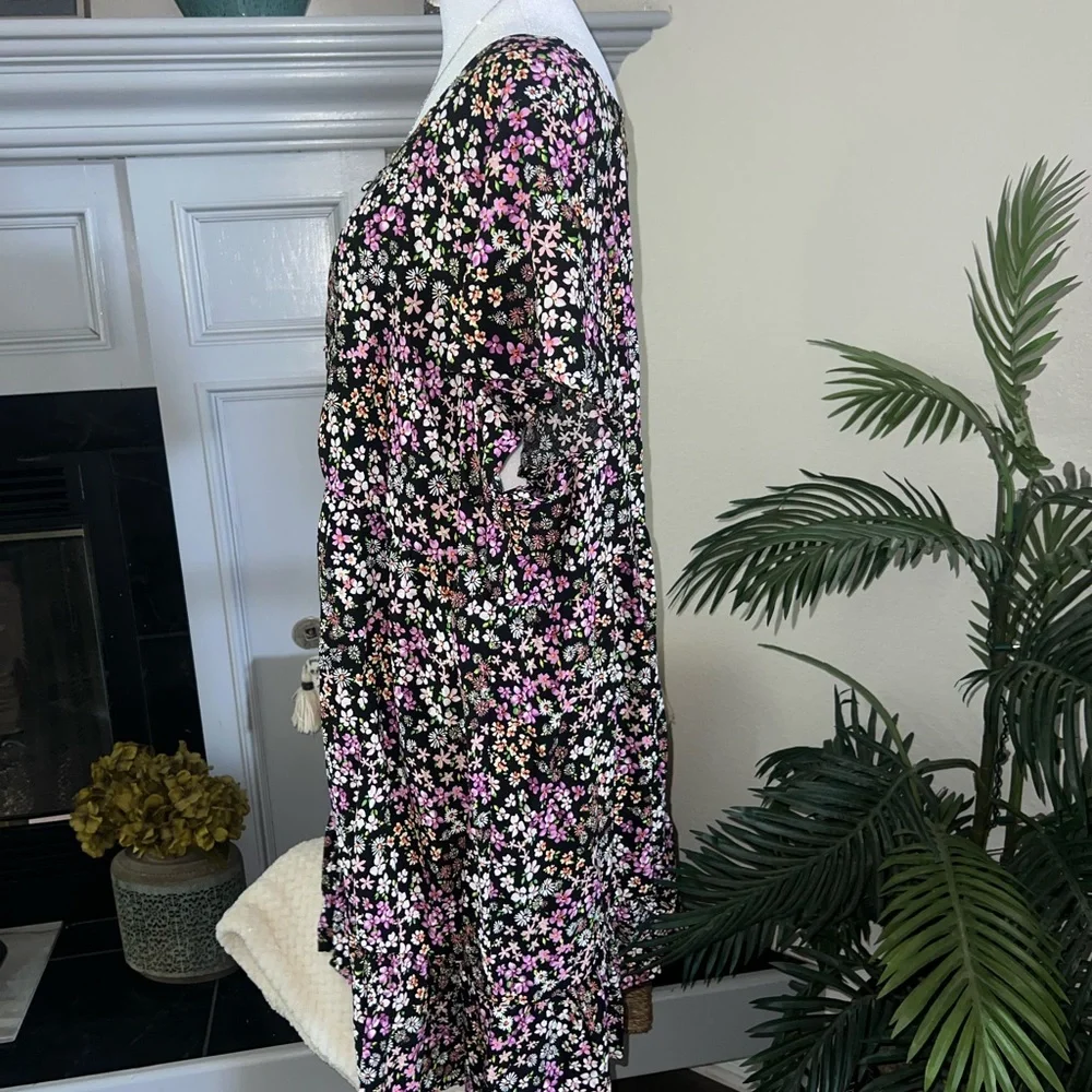 Passport Beautiful Floral Black and Pink Cottage Dress Size 2X - Picture 4 of 8